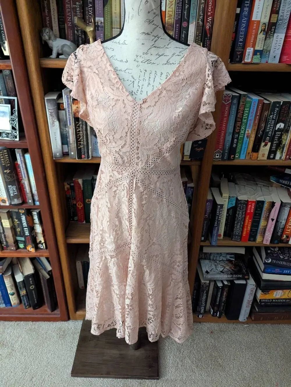 Just Taylor Pink Lace Flutter Sleeve V-Neck Dress Women's Size 4 Midi
